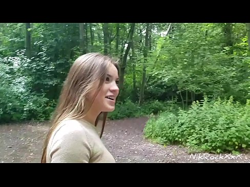 ❤️ Eu sugeri à Evelina que fodêssemos em um lugar público! Ela disse que sim. Então eu a fodi no traseiro e me vim na boca dela. Depois ela se mijou. ️ Pornuts em nós